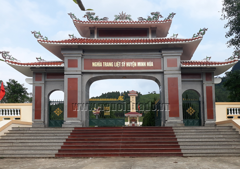 TOÀN CẢNH NGHĨA TRANG GÒ DƯA NHÌN TỪ TRÊN CAO VỚI HÀNG CÂY XANH BAO QUANH